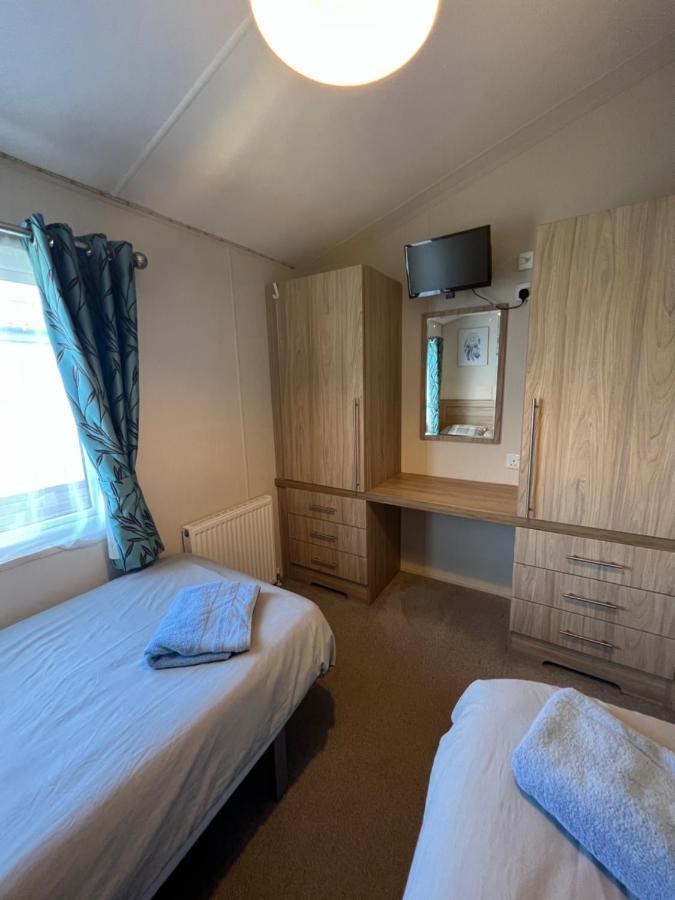 Lodge Caravan On Holiday Park Chichester Exterior foto
