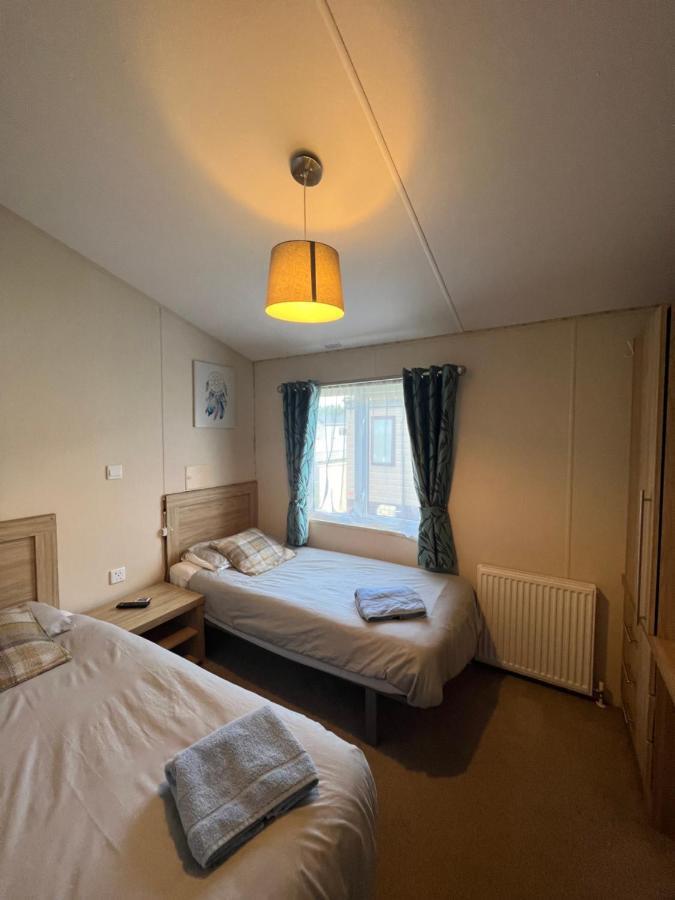 Lodge Caravan On Holiday Park Chichester Exterior foto