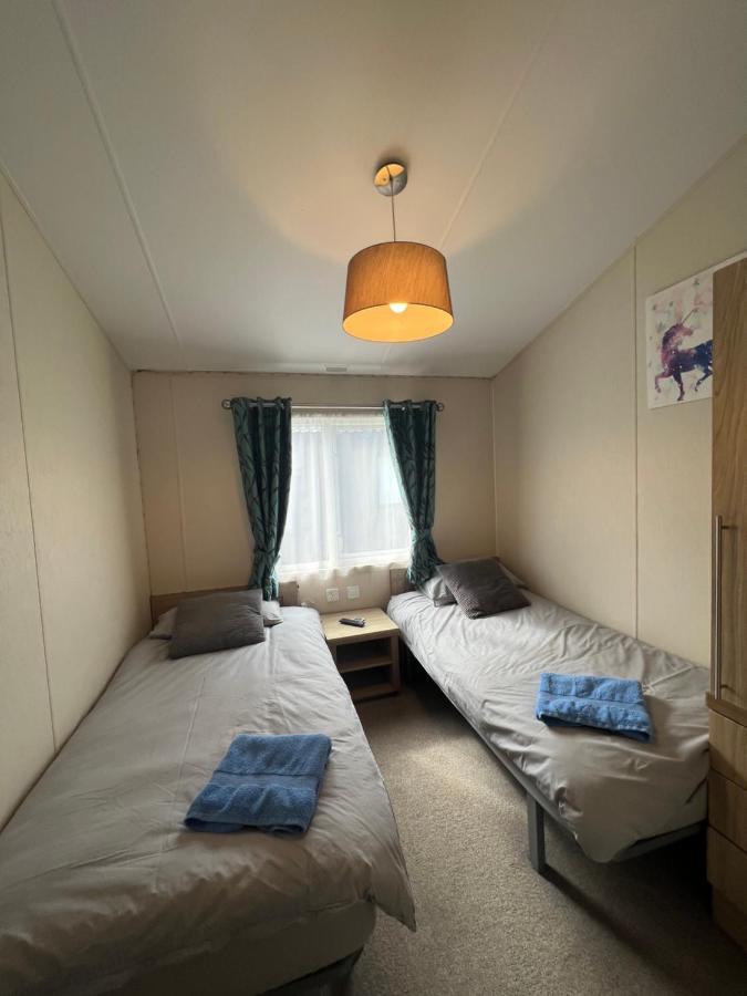 Lodge Caravan On Holiday Park Chichester Exterior foto