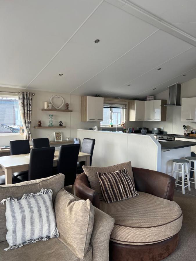 Lodge Caravan On Holiday Park Chichester Exterior foto