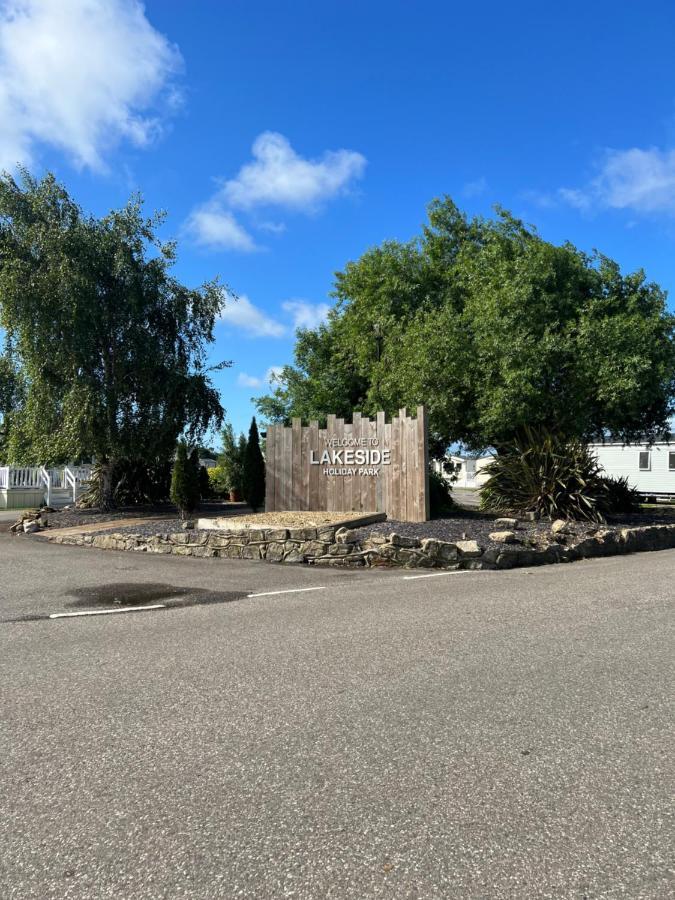 Lodge Caravan On Holiday Park Chichester Exterior foto